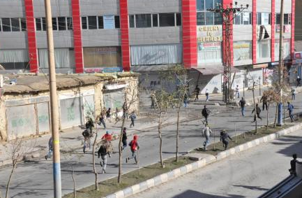 Yüksekova yine karıştı - Resim: 3