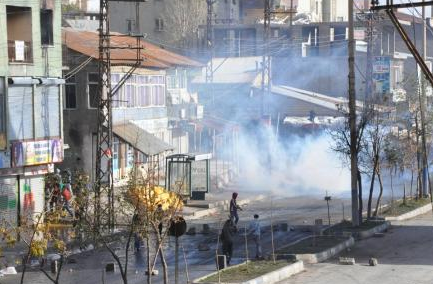 Yüksekova yine karıştı - Resim: 2