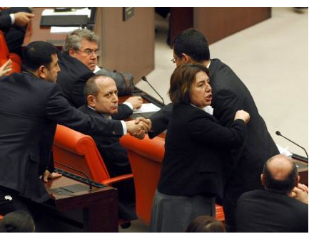 AK Partili vekilin şaşkınlığı - Resim: 4