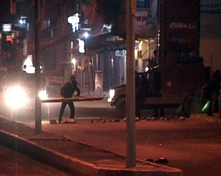 Cizre'de sokaklar savaş alanına döndü - Resim: 1