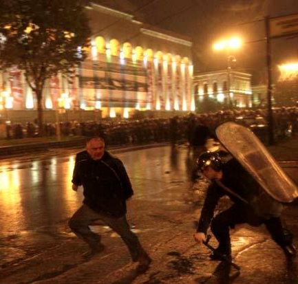 Gürcistan kan ve kaosa teslim - Resim: 3