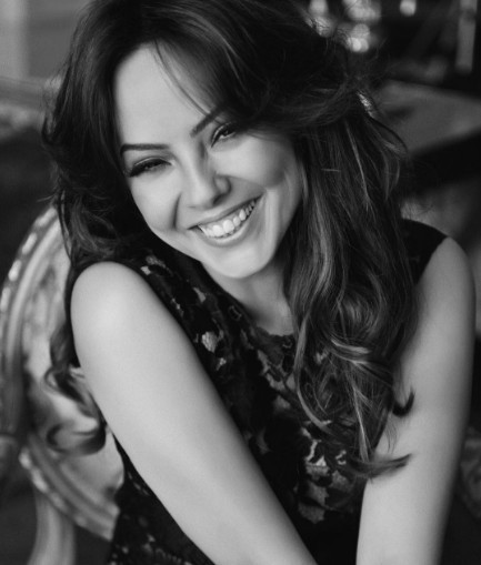 Ebru Gündeş'in fotoğrafındaki şaşırtan detay - Resim: 2