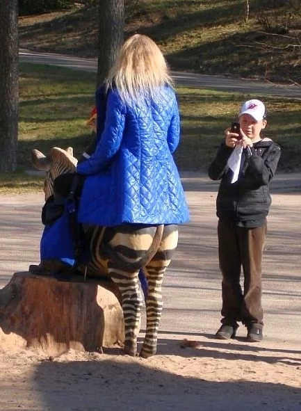 Bu fotoğraflarda bir terslik var - Resim: 2