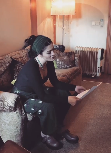 Deniz Çakır şarkı söyledi beğeni butonu çöktü albüm müjdesini de verdi - Resim: 1