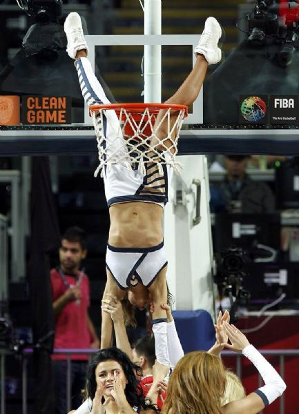 Ponpon kızlar yine gündemde - Resim: 1