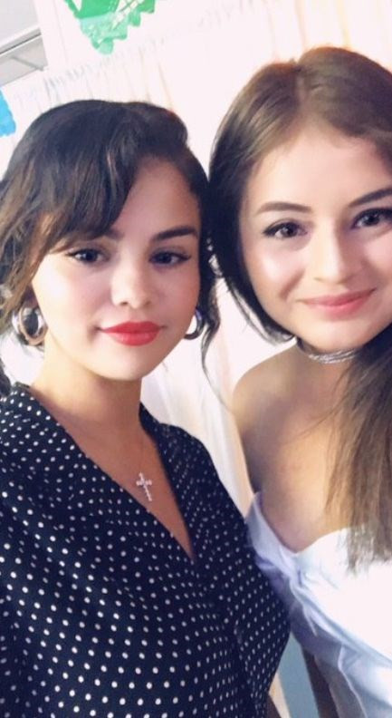 Selena Gomez'den kanser hastası çocuklara anlamlı ziyaret - Resim: 4