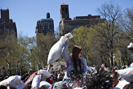 3 bin kişi birbirini dövdü! - Resim: 3