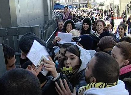 Fenerbahçeli kadınlar izdiham yarattı - Resim: 3