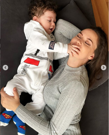 Fahriye Evcen ve Burak Özçivit çiftinin oğlu Karan'a ünlüler yorum yağdırdı - Resim: 2