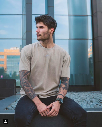 Barış Murat Yağcı boyu kaç aslen nereli Barış Murat Yağcı ailesi kimdir? - Resim: 1