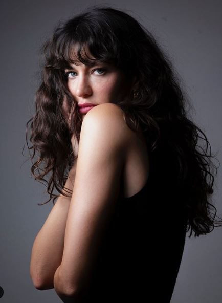 Berrak Tüzünataç ve Berk Suyabatmaz'dan yılın aşk pozu! İlk paylaşım geldi - Resim: 4