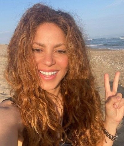 Shakira aldatıldı eşi Pique'ye meydan okudu! Ünlü yıldızları takibe aldı - Resim: 2