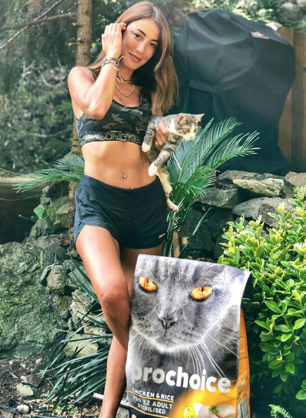 Arka Sokaklar'ın Bahar komiseri Merve Oflaz'ın makyajsız hali takipçilerini şaşırttı - Resim: 2