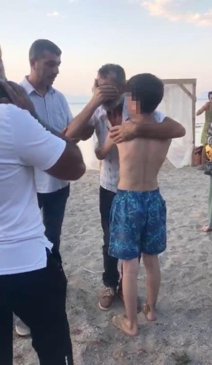 Öldü sandığı oğlunu görünce şoka girdi! Gözyaşları içinde sarılıp sarılıp öptü - Resim: 4