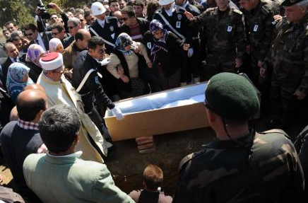 Kefeni açıp son kez helalleşti - Resim: 1