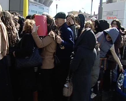 Fenerbahçeli kadınlar izdiham yarattı - Resim: 2