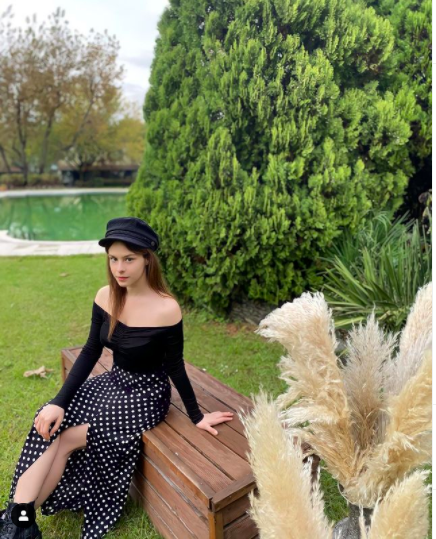 TRT'deki Masumlar Apartmanı'nın Neriman'ı bacak pozuyla dumur etti - Resim: 3