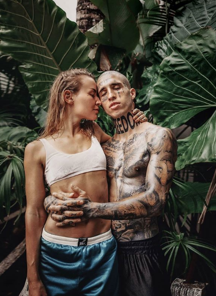 Kampanya ile para topluyorlardı Alman fenomen çiftin isteği takipçilerini çıldırttı! - Resim: 4