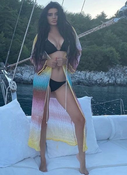 Ebru Polat'ın bikini altını gören herkes aynı şeyi söyledi ''Hiç giymeseydin'' - Resim: 2