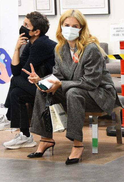 Dolar yükseldi Burcu Esmersoy döviz bozdurdu: Gayrimenkule yatırım yapıyorum - Resim: 1