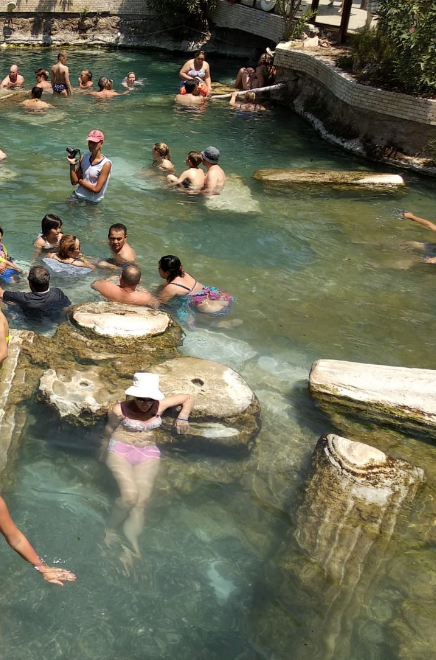 Ruslar gelip gitmek istemiyor! Günde 12 bin kişi şifa arıyor - Resim: 2