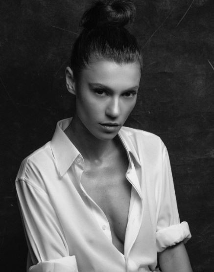 Dizi uğruna sınırları ortadan kaldırdı! Yüsra Geyik çırılçıplak soyundu - Resim: 4