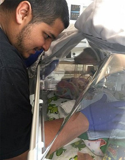 Mucize bebek 1 kilo bile doğmadı ama... - Resim: 4