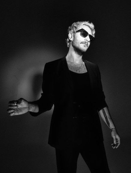 Beyaz'ın yerini Uraz Kaygılaroğlu kaptı! Dev markayla milyonluk anlaşmaya imza attı! - Resim: 2