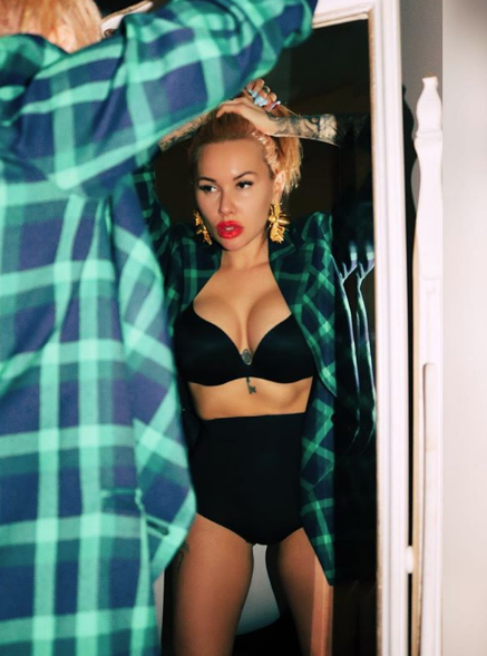 Irina Morozyuk eşiyle yatakta çıplak pozunu paylaştı - Resim: 4