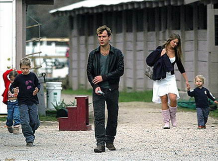 Bakıcıya aşık olan ünlüler - Resim: 3