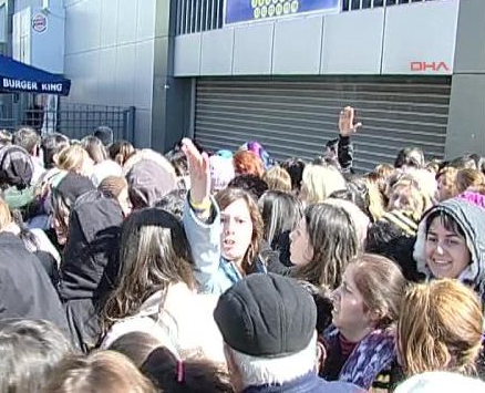 Fenerbahçeli kadınlar izdiham yarattı - Resim: 1