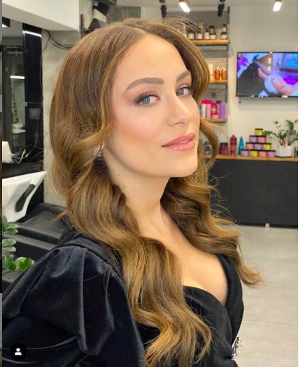 Buse Arslan kaç yaşında nereli eşi Kazım Karadeniz kimdir? - Resim: 2