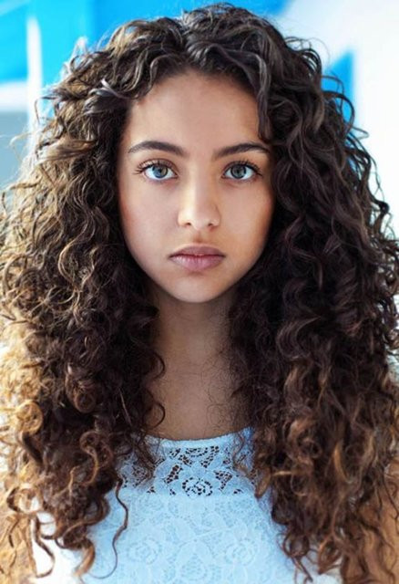 Romanyalı fotoğrafçı güzellik atlası çıkardı - Resim: 4