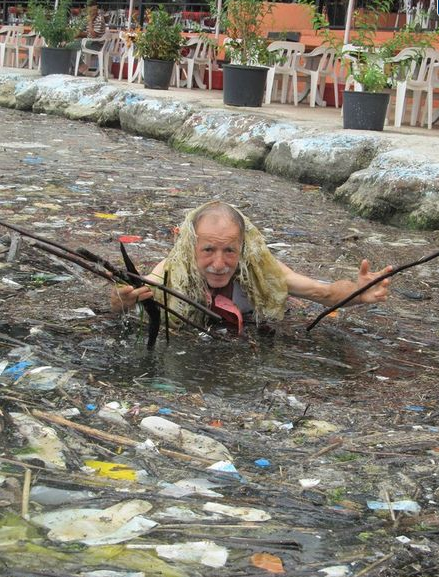 Deniz çöplüğe döndü! - Resim: 2