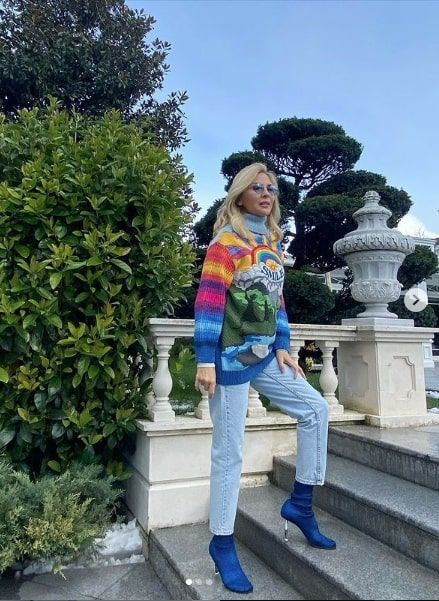 Arzu Sabancı'nın boğaz manzaralı 'Evde kal' çağrısı tepki çekince açıklama yaptı - Resim: 1