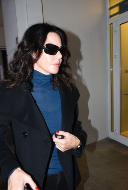 Defne Samyeli karşısıda görünce çok sinirlendi! Atar topar çıkıp gitti - Resim: 1