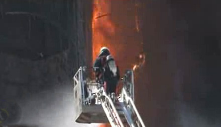 Hastane binası cayır cayır yanıyor - Resim: 2