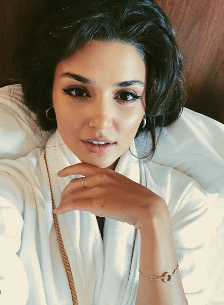 Hande Erçel'den duygulandıran paylaşım! Kanser nedeniyle annesini kaybetmişti - Resim: 4