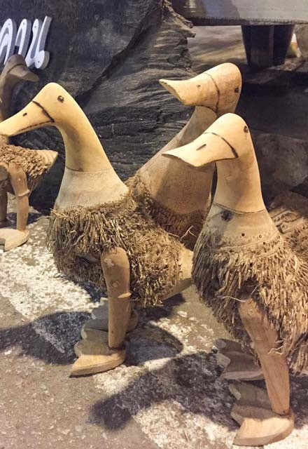 Böyle gelenek görülmedi! Damadı karşılarına alıp... - Resim: 2