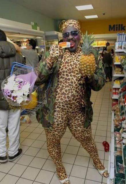 Görenler gözlerine inanamadı etrafındakilere aldırış etmeden ... - Resim: 2