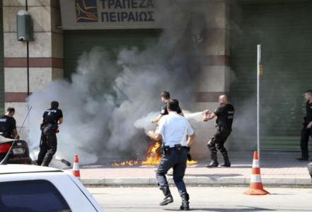 Banka borcu olan işadamı kendini yaktı! - Resim: 3