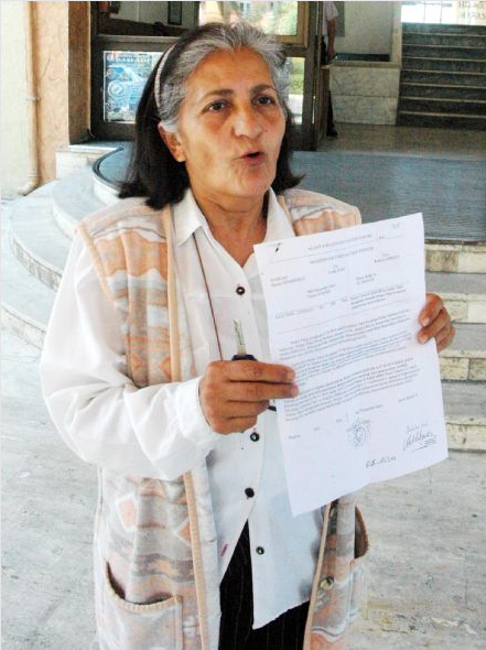 Taksici kadın belediyeyi bastı - Resim: 1