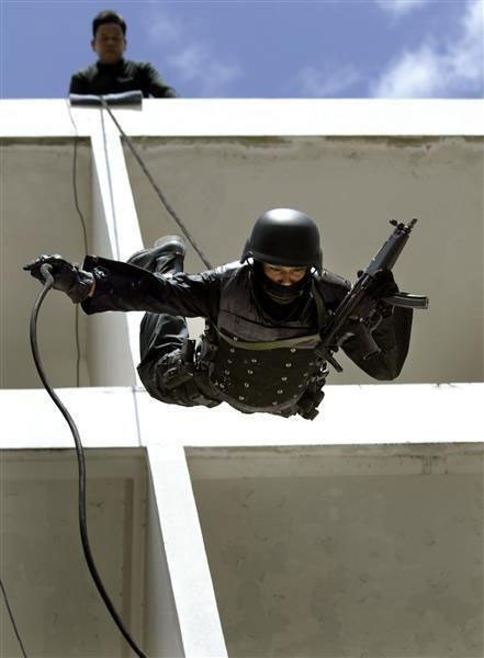 Savaşı aratmayan tatbikat görüntüleri - Resim: 1