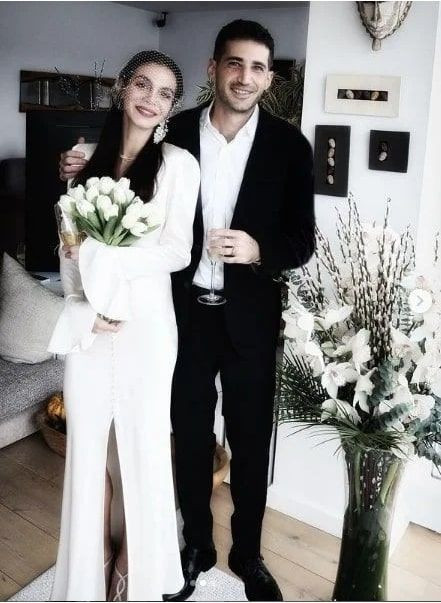 Jet hızındaki evliliğin sebebi hamilelik çıktı! Cemre Kemer cinsiyetini de açıkladı - Resim: 2