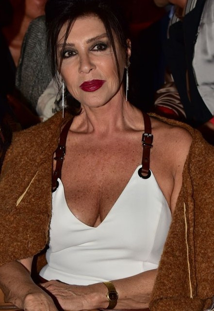 72'lik Nebahat Çehre'den cesur dekolte - Resim: 2