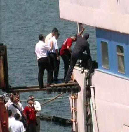 Mavi Marmara'dan dehşet kareleri - Resim: 2