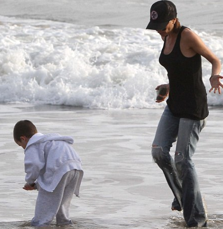Ayaklarının görüntüsü ile ürküttü - Resim: 4