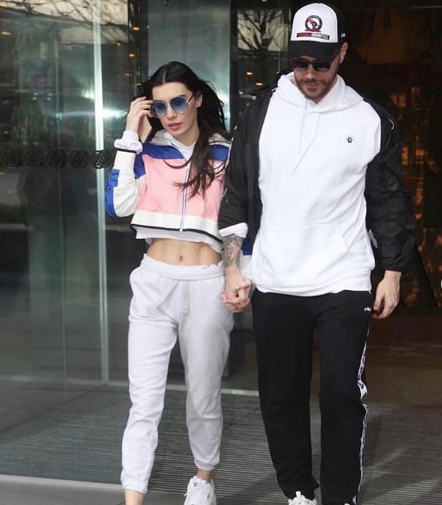 Sinan Akçıl ile Burcu Kıratlı boşanıyor mu eşinin yarı çıplak gelinliğine tepki göstermişti - Resim: 4