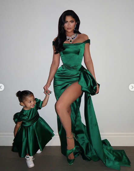 Kylie Jenner'ın 2 yaşındaki kızına büyük Noel hediyesi - Resim: 1