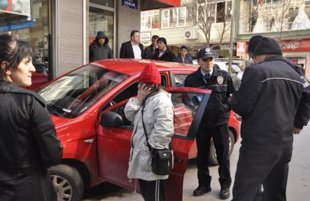 Kadın sürücünün yaptığına bakın! - Resim: 1